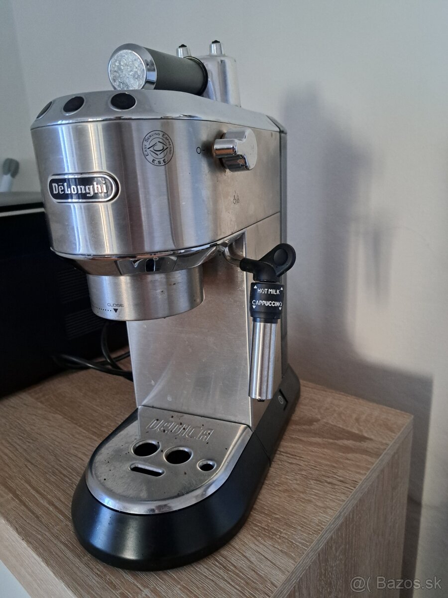 Delonghi dedica