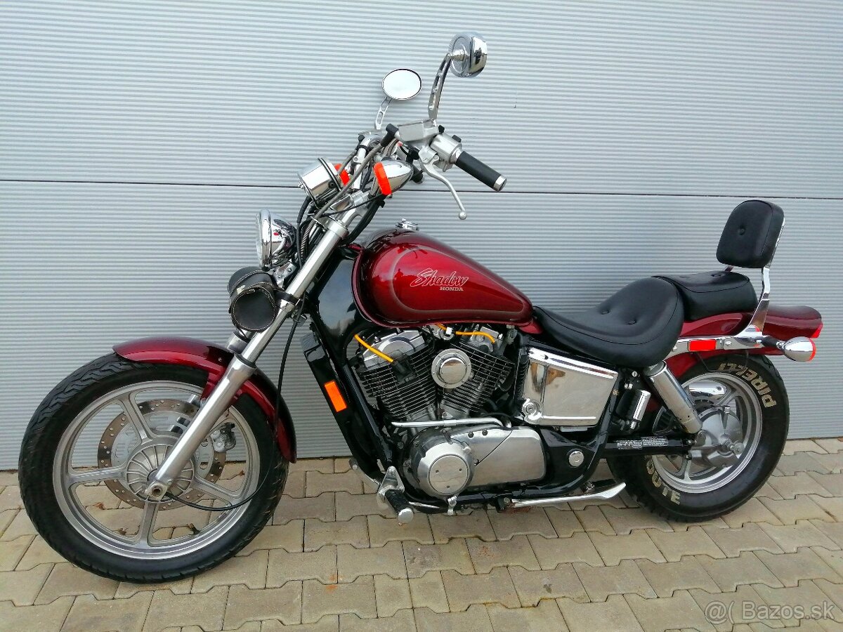 HONDA SHADOW VT1100 V TWIN, / KRÁSNY originál stav,