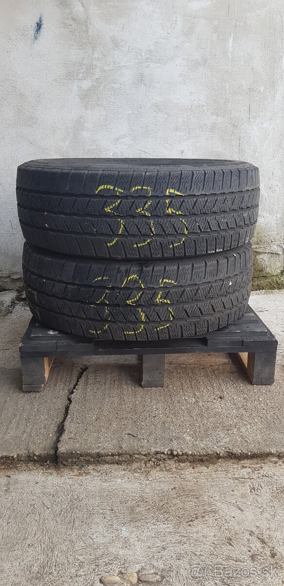 Nakladne ceckove pneumatiky 215/60 r17C 104/102 H