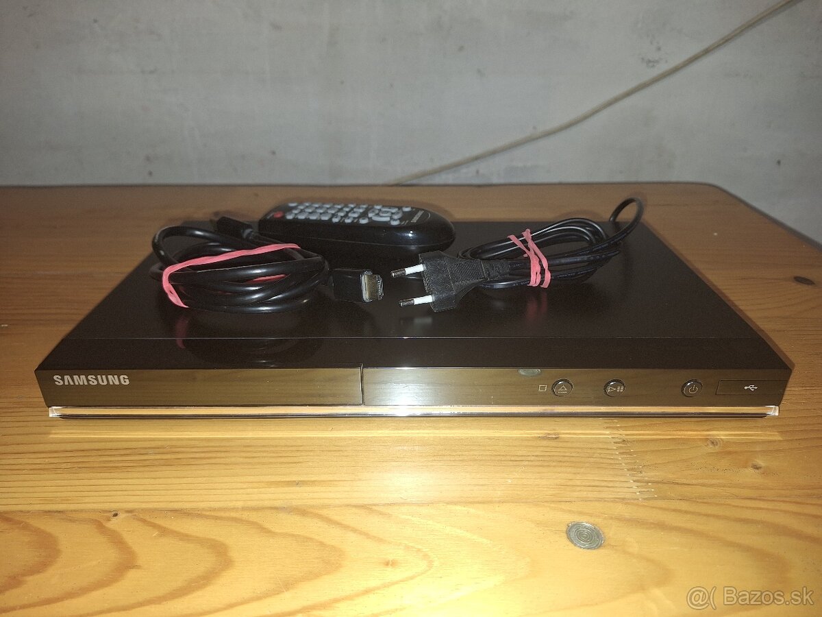 Samsung D530 - DVD prehrávač