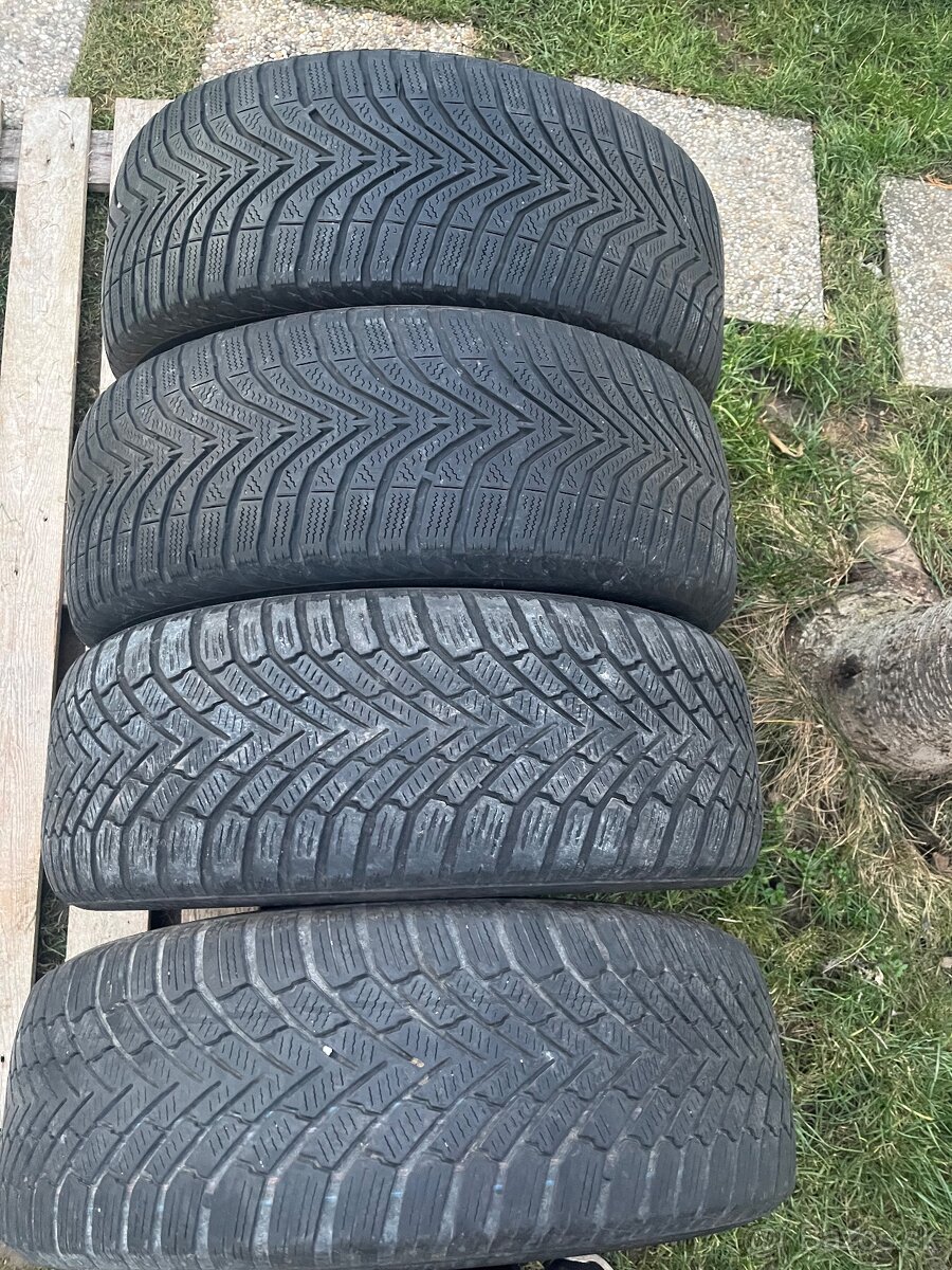 Sada zimna 205/55 R16 Continental a Vredstein