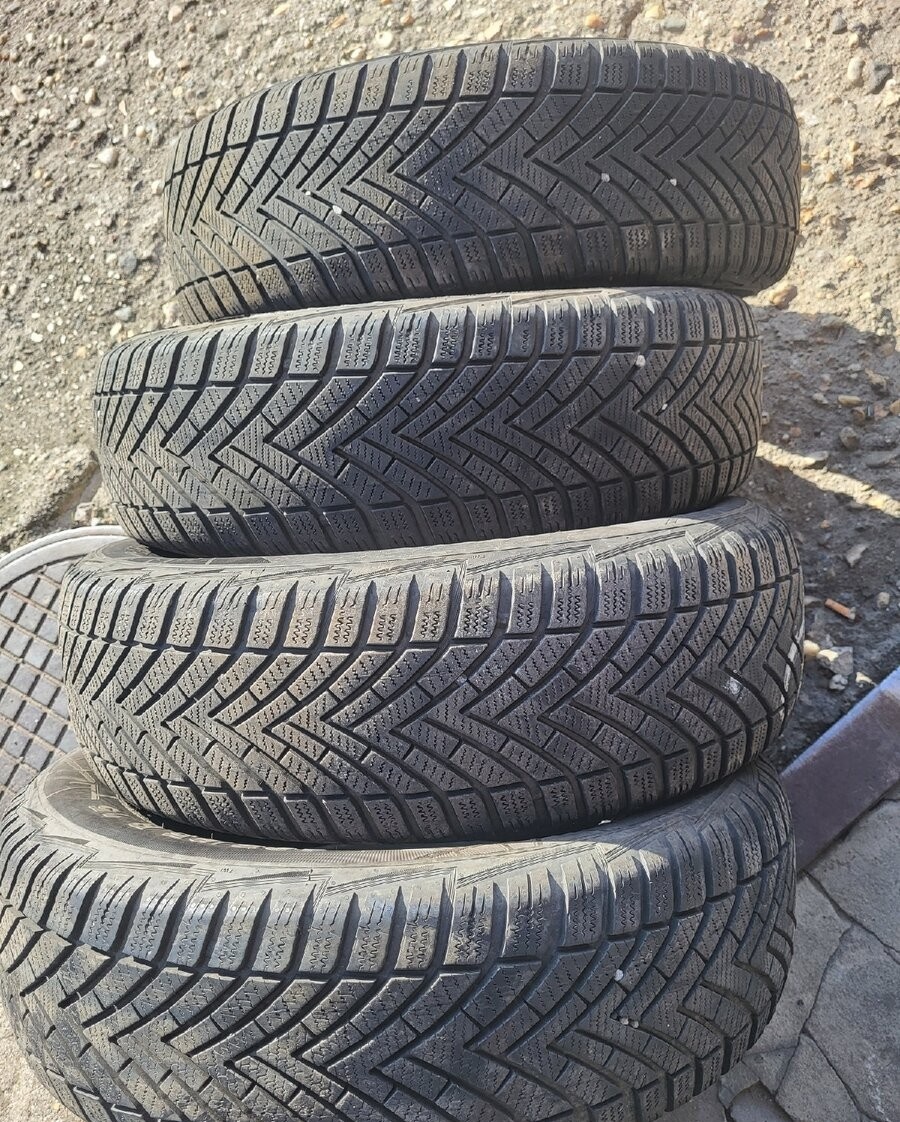 Predam zimne pneumatiky 185/65 r15 VREDESTEIN