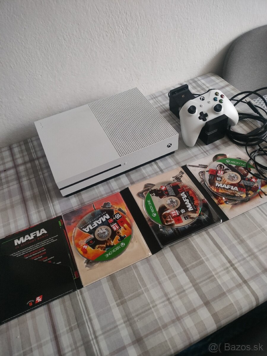 Xbox one S + ovladač +3 hry