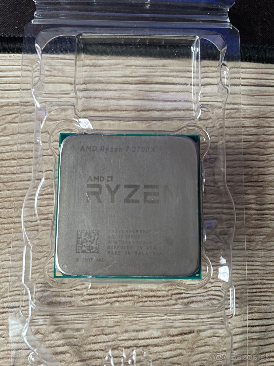 AMD RYZEN 7 2700X