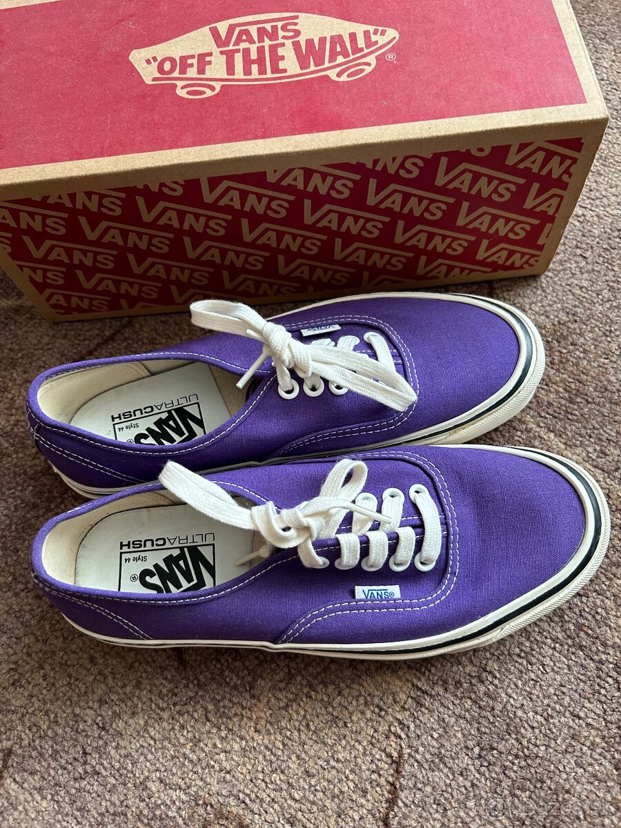 Fialové vans authentic