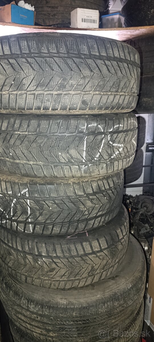 205/45 r16 vredestein