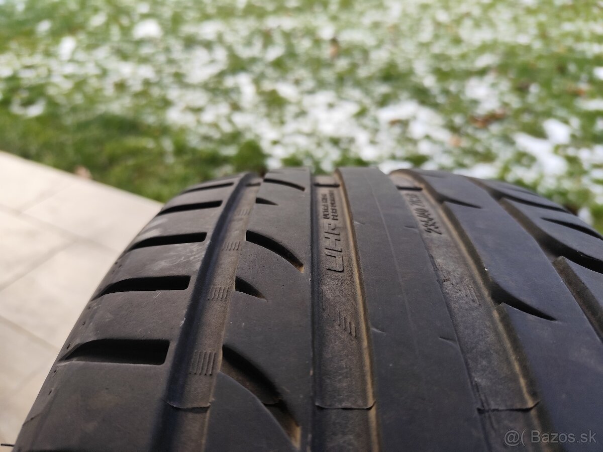 Letná pneu 235/40 R19