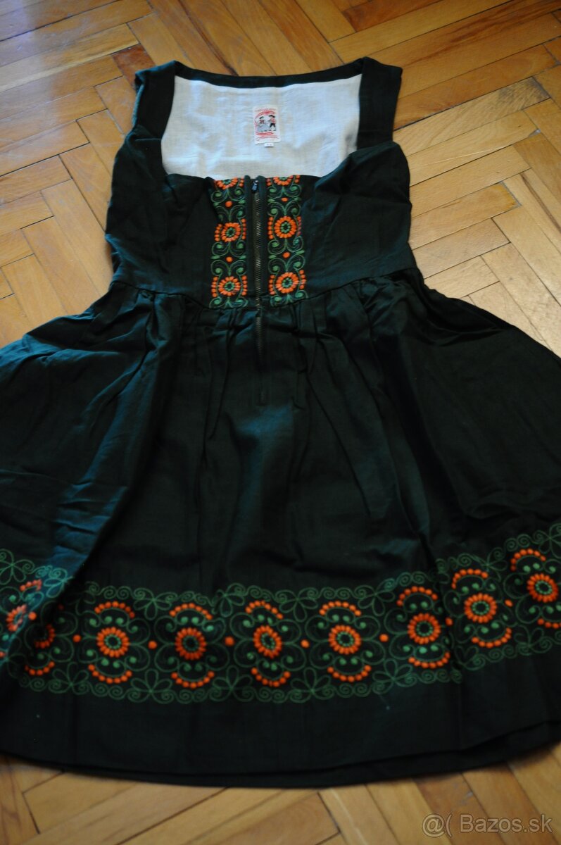 krásny kroj Dirndl