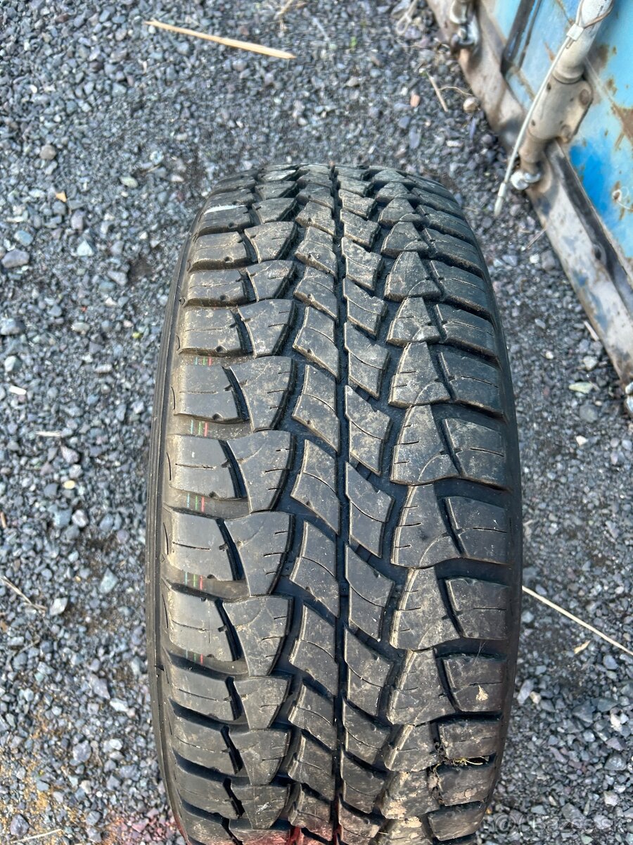 Predám Gumy 4x4 Matador 255/65 R16