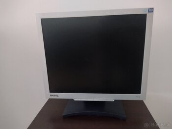 19" LCD monitor