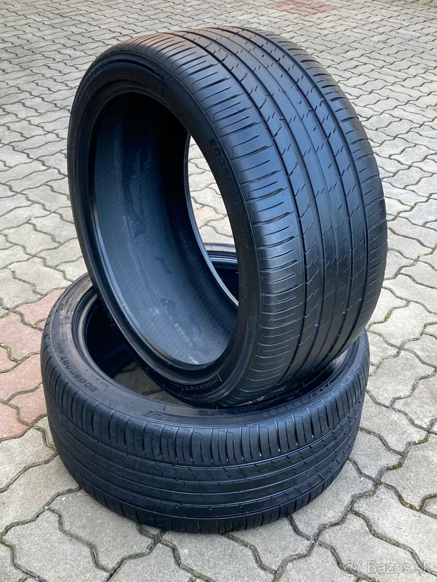 Letne pneu 295/35 R21