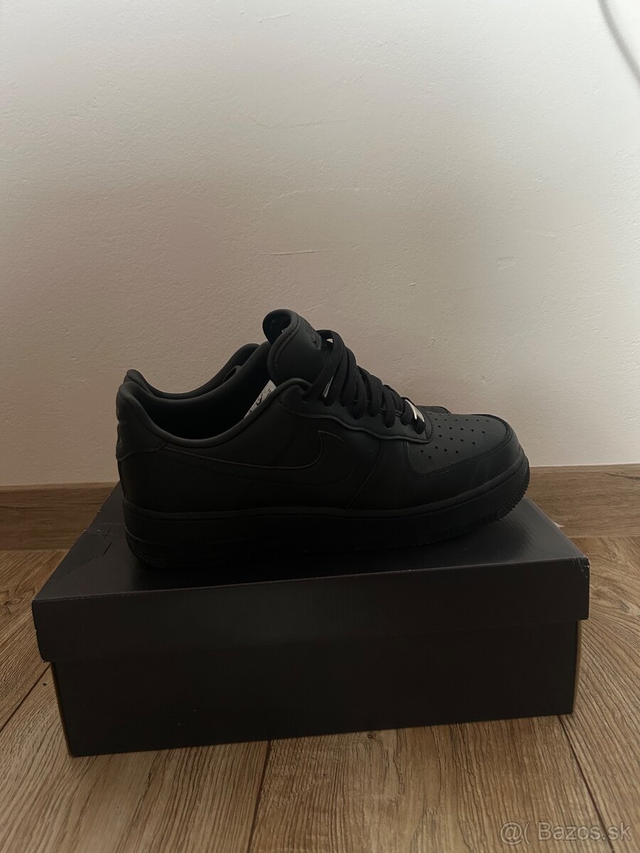 Nike air force fresh black