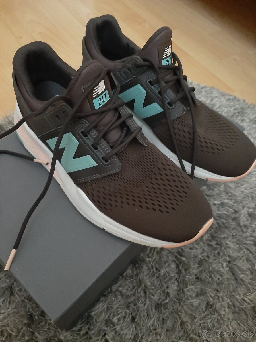 Tmavohnedé tenisky New Balance