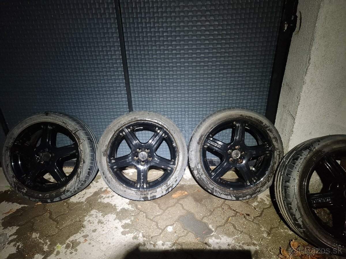 Momo elektróny 225/45 R17 8Jx17 H2