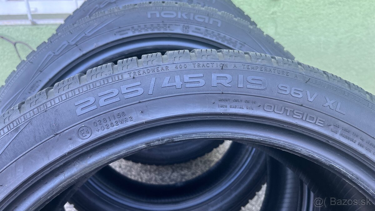 Zimne pneu Nokian WR A4 225/45 R19