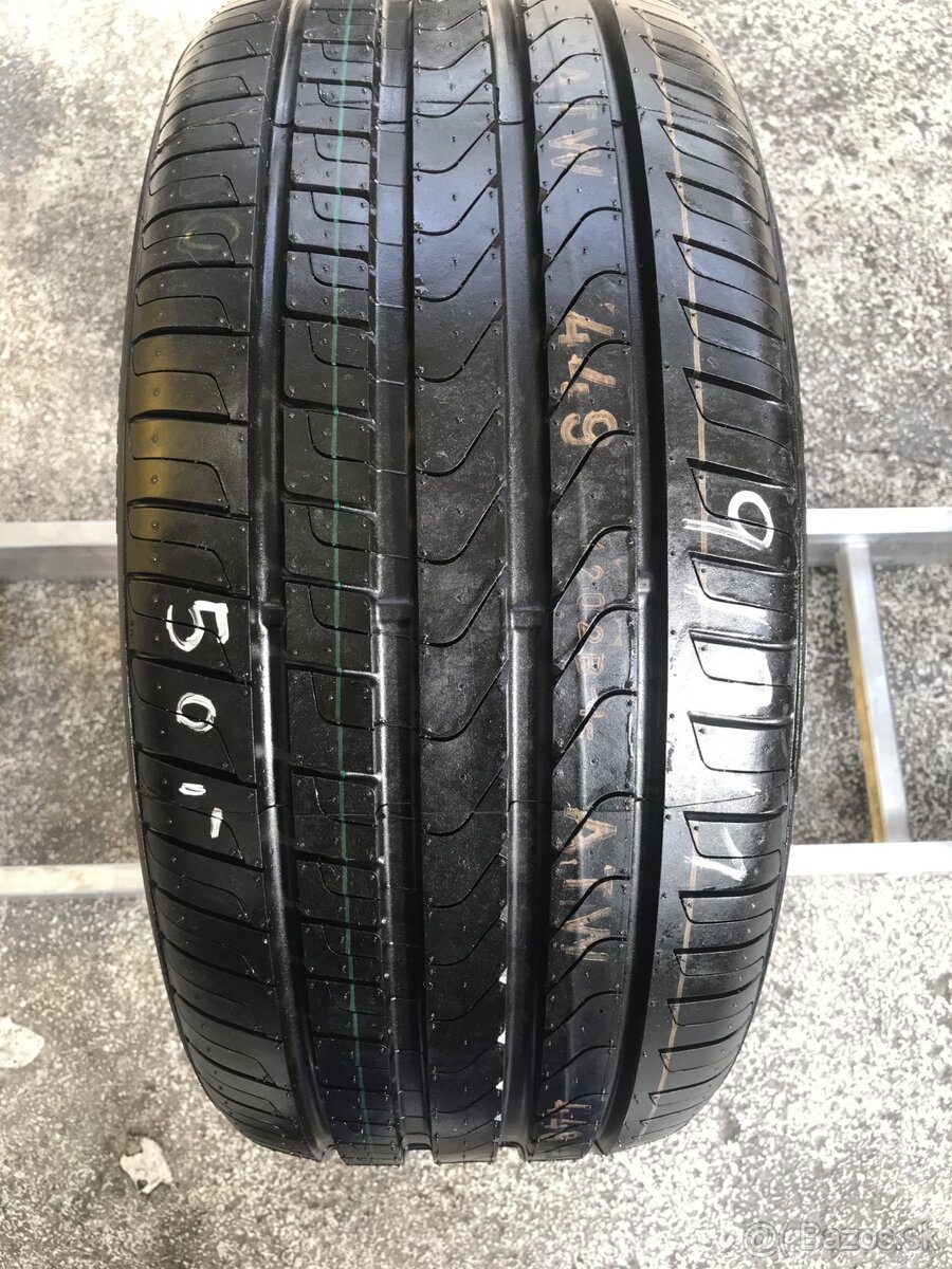 245/45 R17