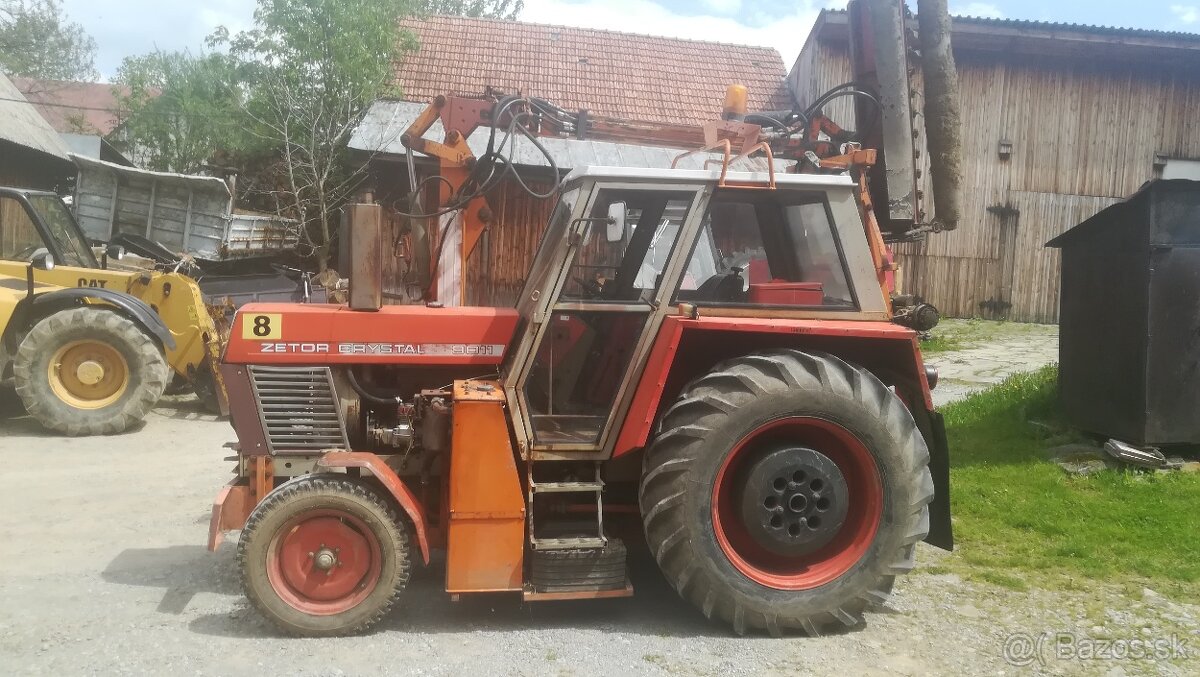 Predám cestársky traktor s mulčovačom 8011