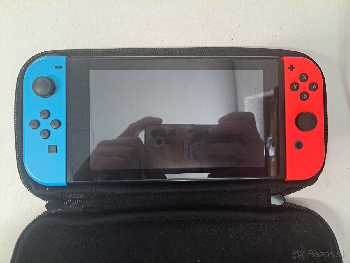 Nintendo Switch – Neon Red & Blue Joy-Con