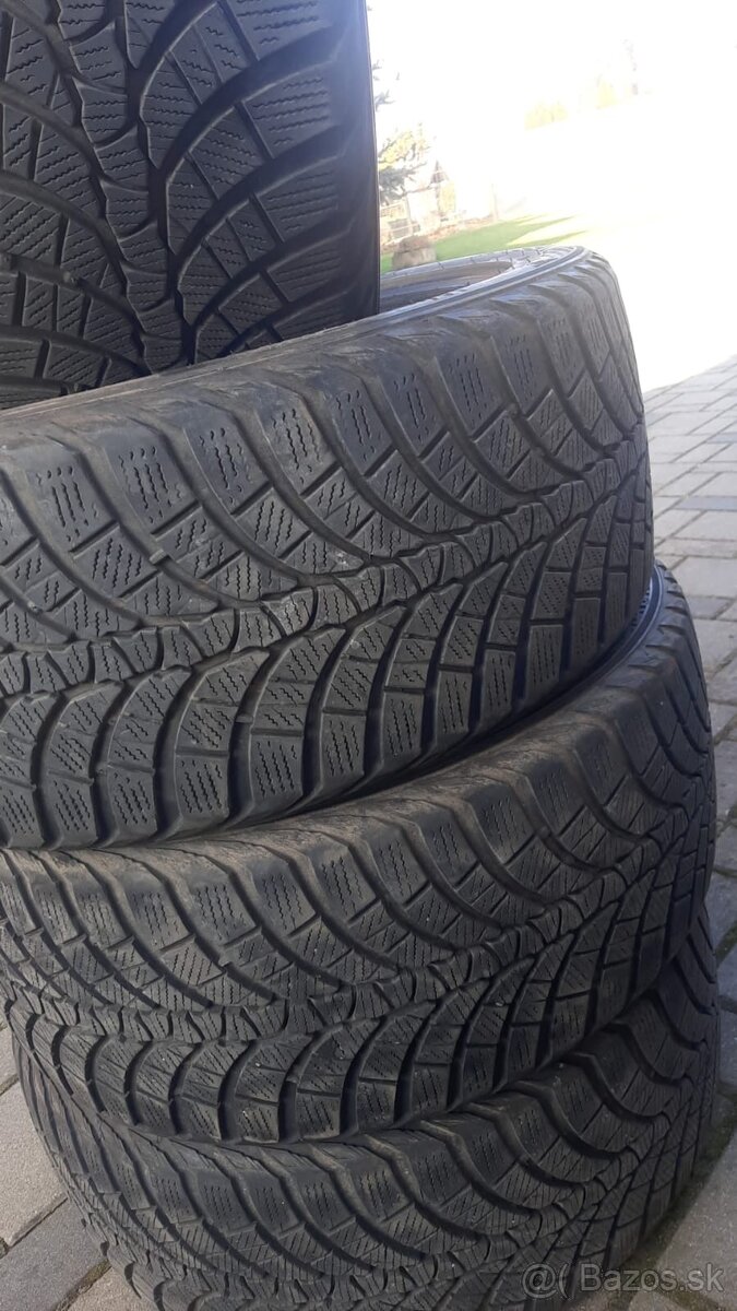 Kumho Wintercraft WP71 255/40 R18 99V