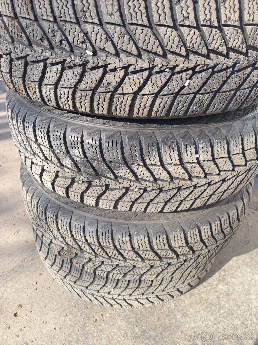 predam  pneu + disky 165/ 70 r 14 sadu 100e ZIMA