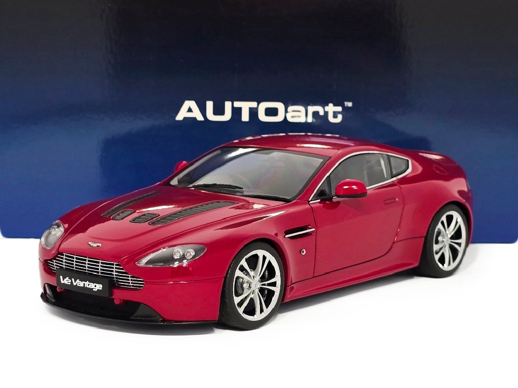 Aston Martin Vantage V12 2010 1:18 AutoART