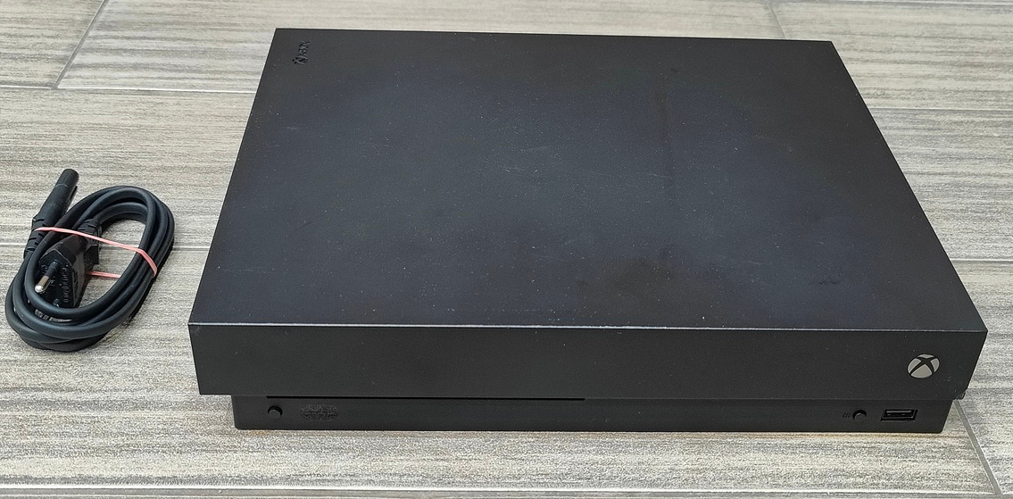 XBOX ONE X 1TB