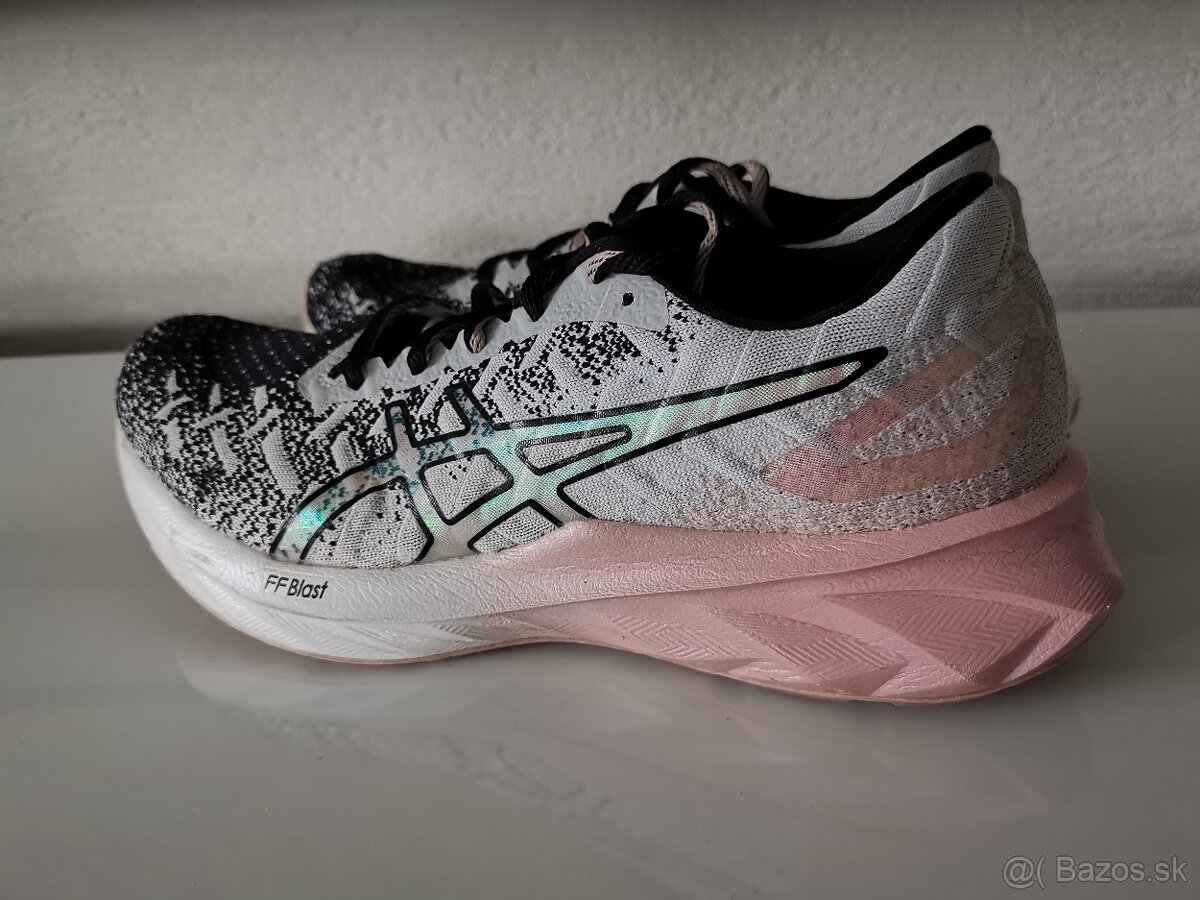 ASICS DYNABLAST W Pôvodná cena: 89,90EUR Bežecké tenisky