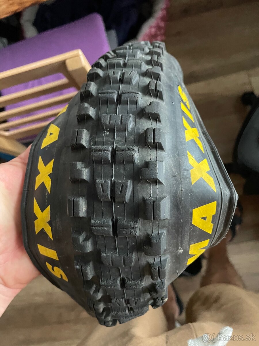 Predam plast 27,5 maxxis dhr II