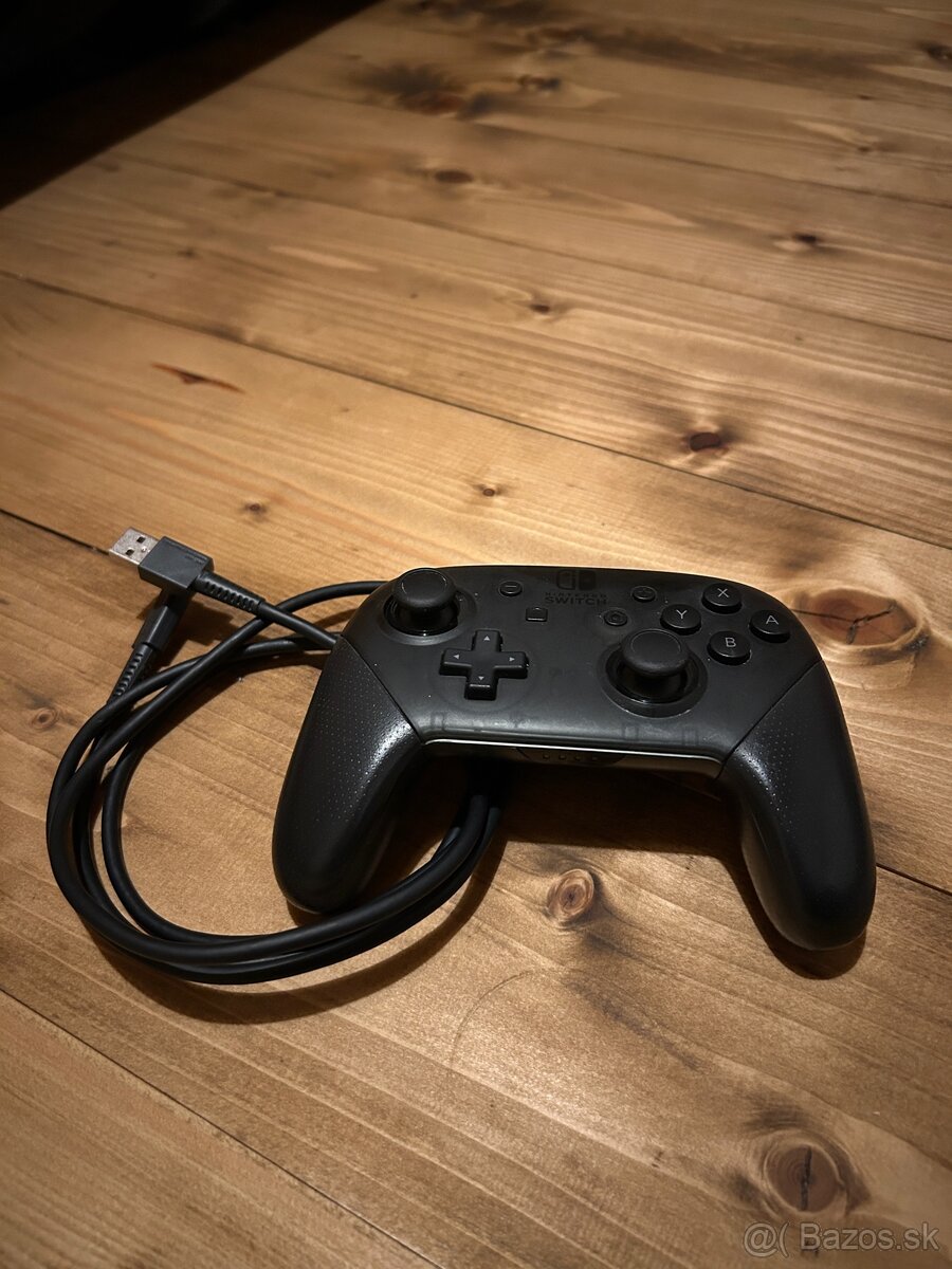 Nintendo Switch Pro Controller