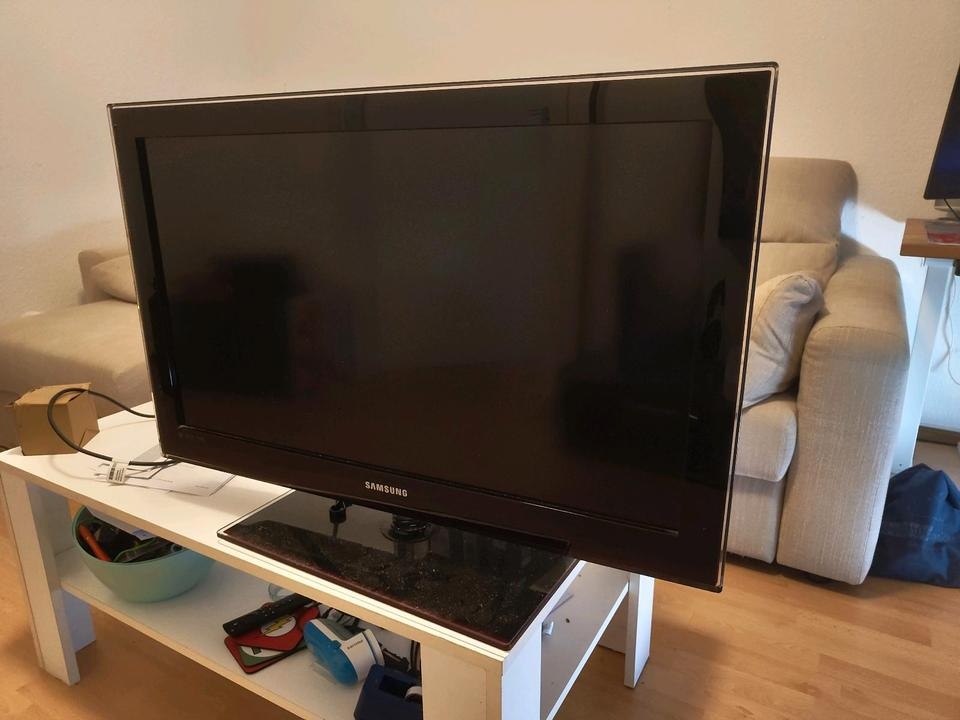 Samsung LCD 82cm