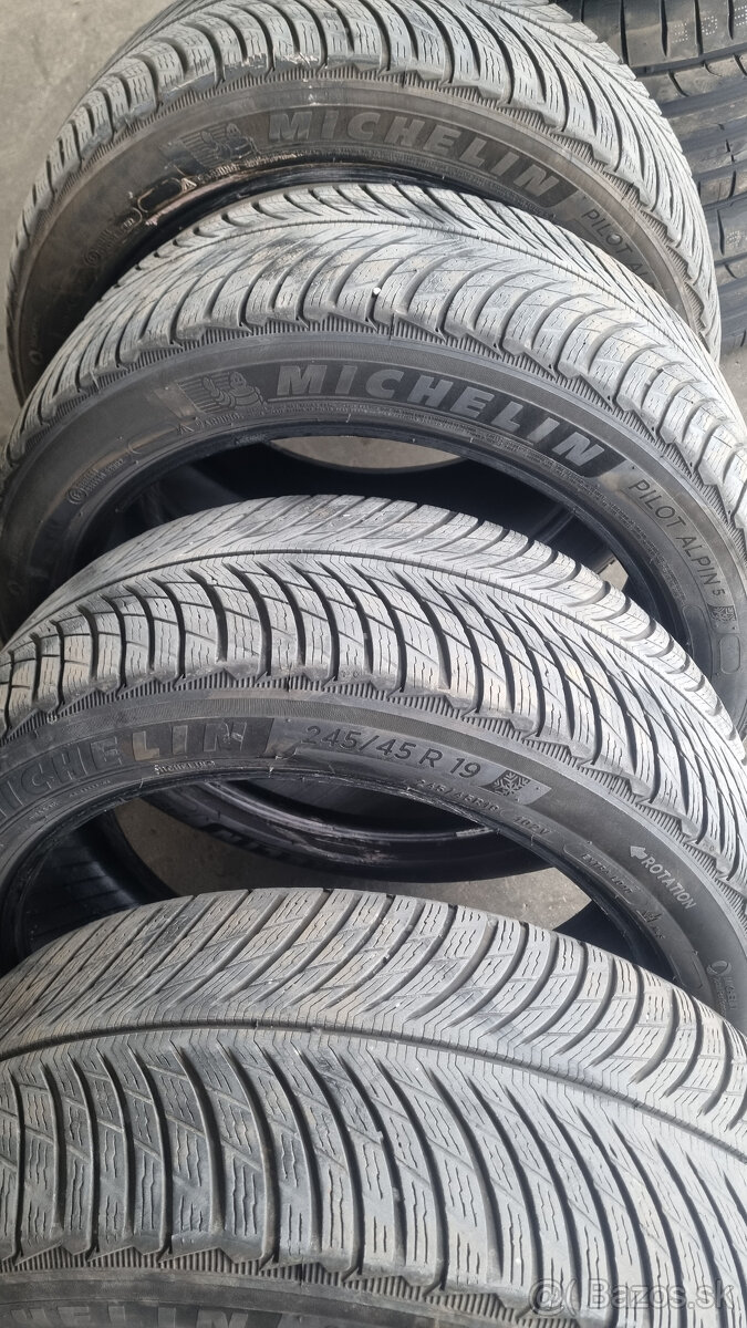 Michelin  245/45 R19