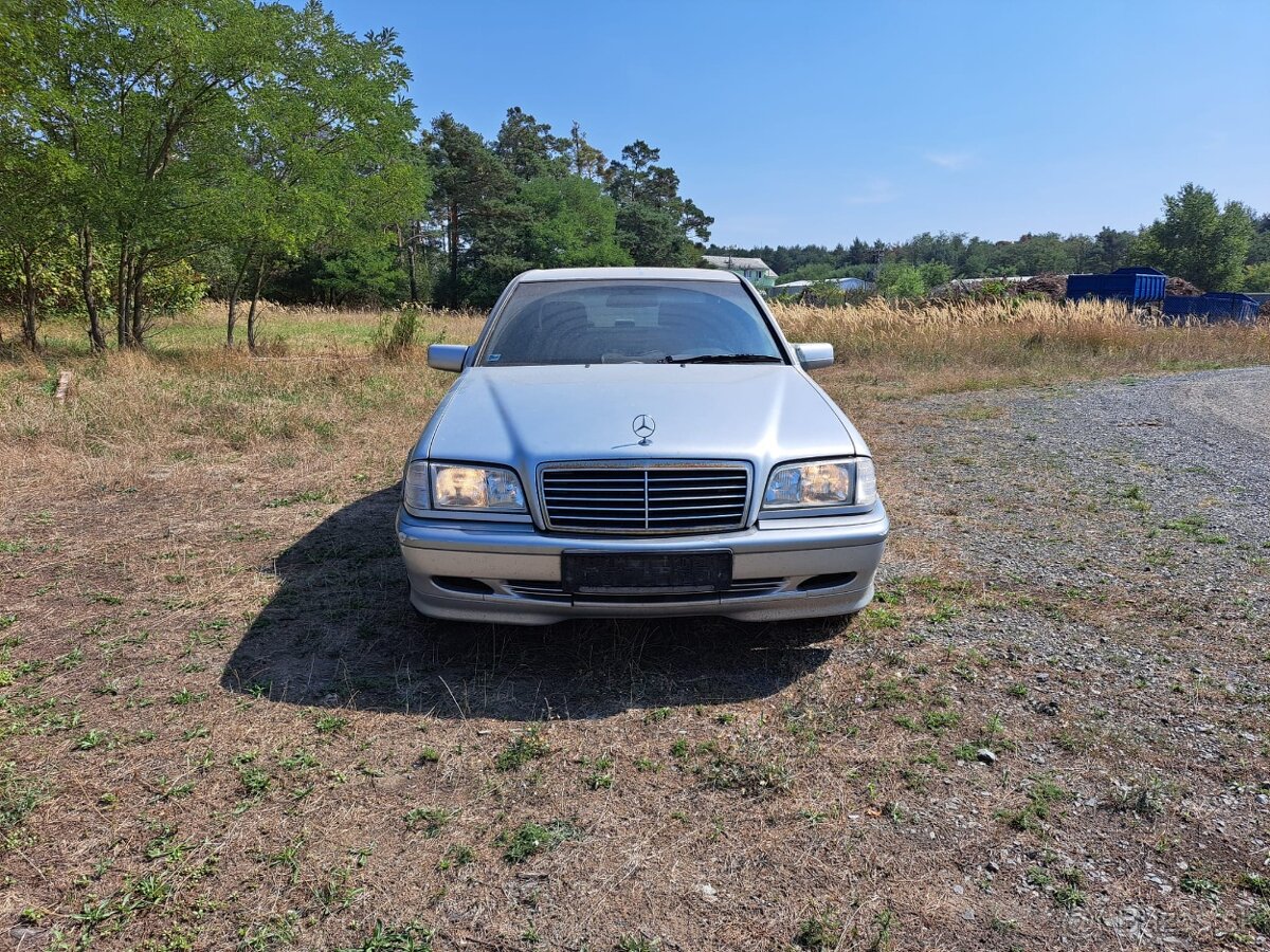 Mercedes- Benz C240