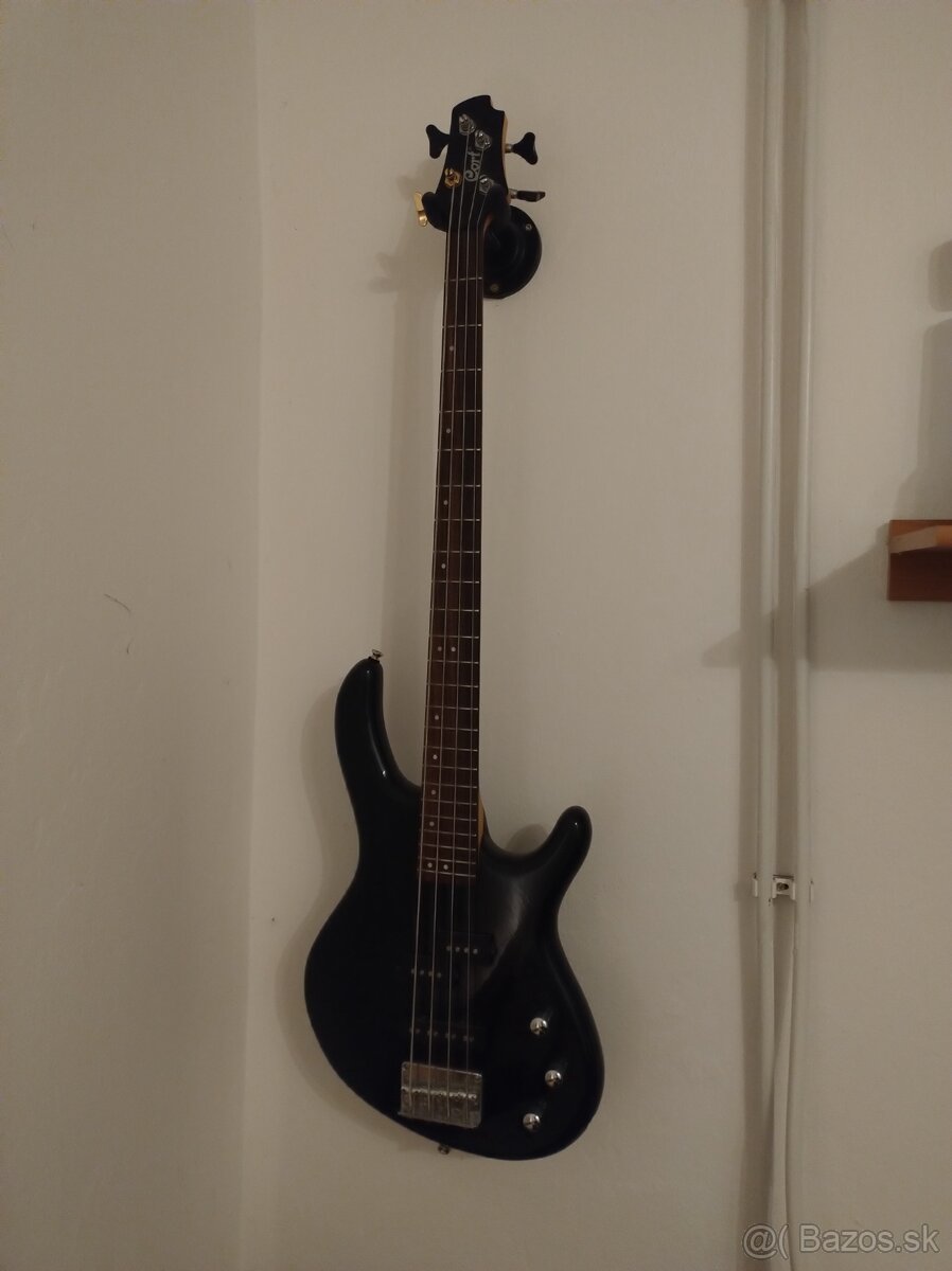 Bass gitara Cort