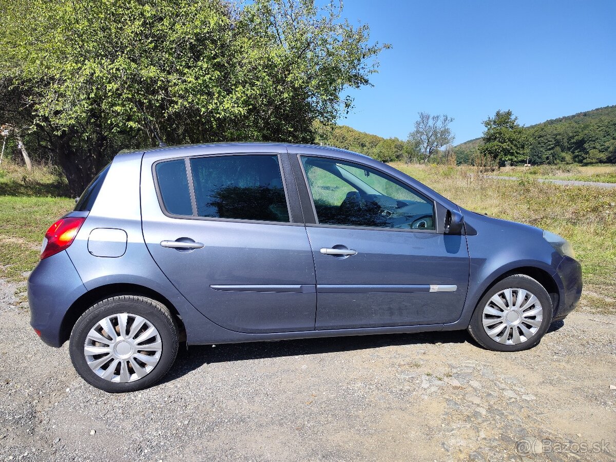 RENAULT CLIO III 1.2