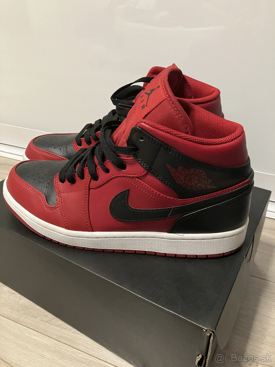 Na predaj Nike Air Jordan 1 Mid veľ. UK 9