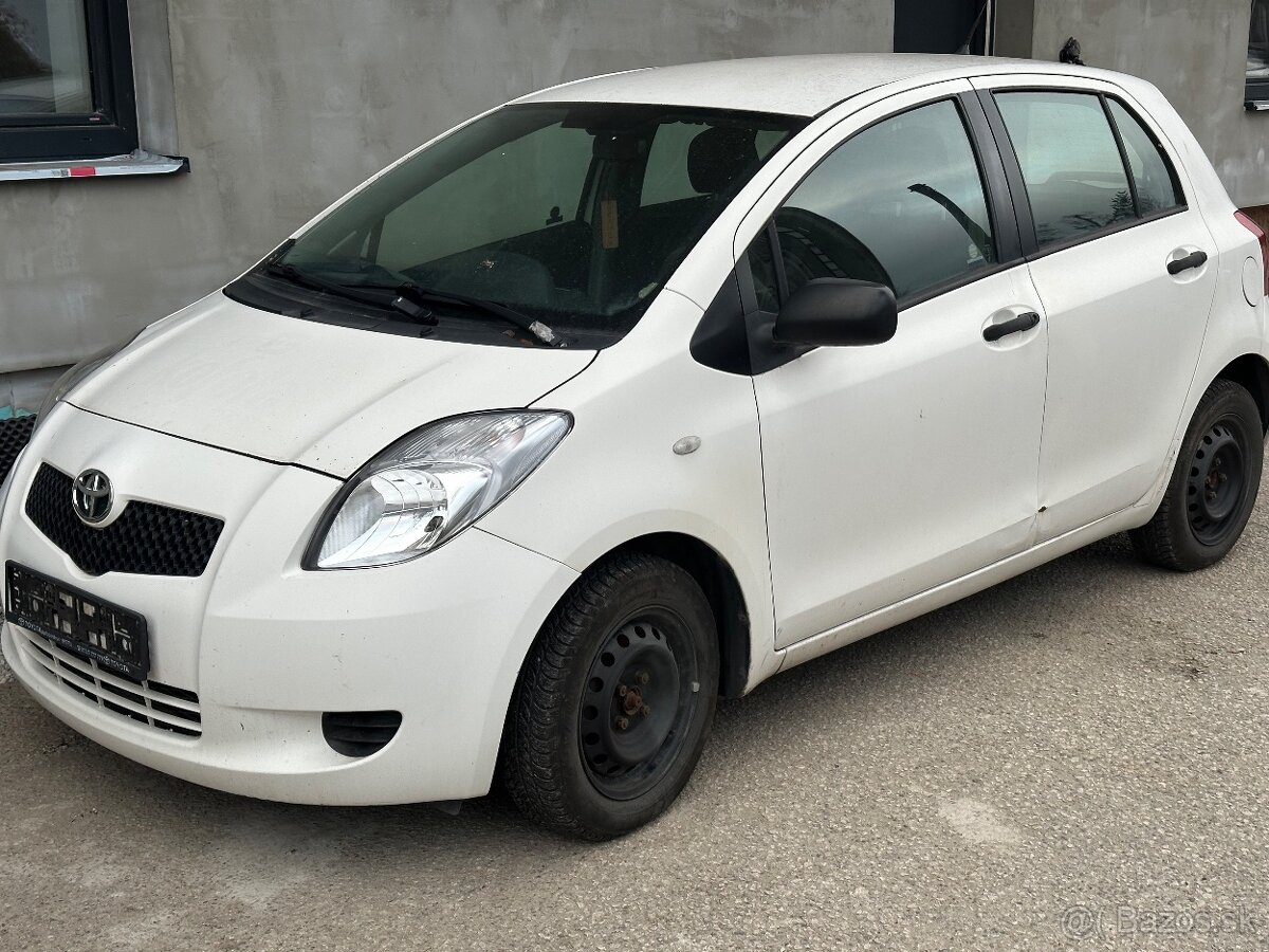 Predám náhradné diely Toyota Yaris II 2006-2012