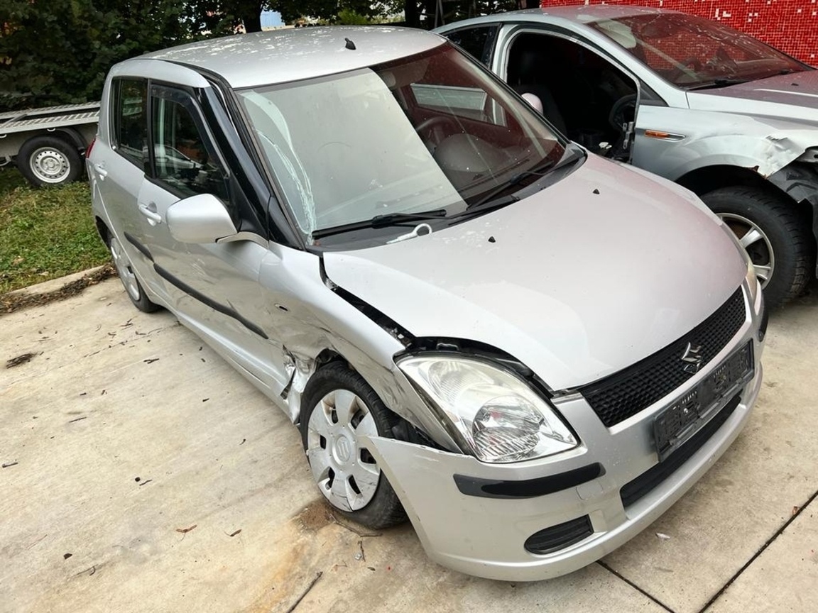 Rozpredám na diely Suzuki Swift 1.5 M15A