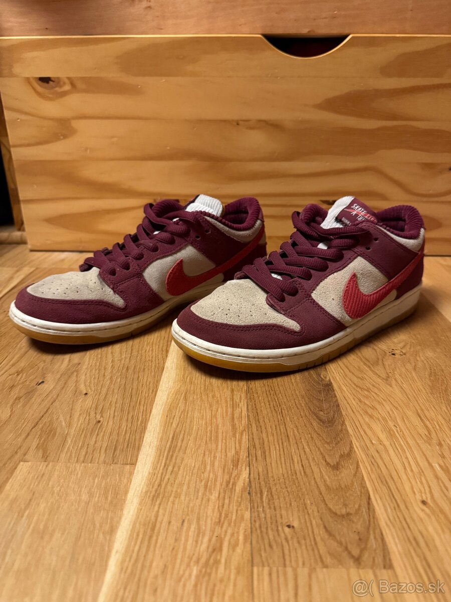 Nike SB Dunk Low Skate Like a Girl