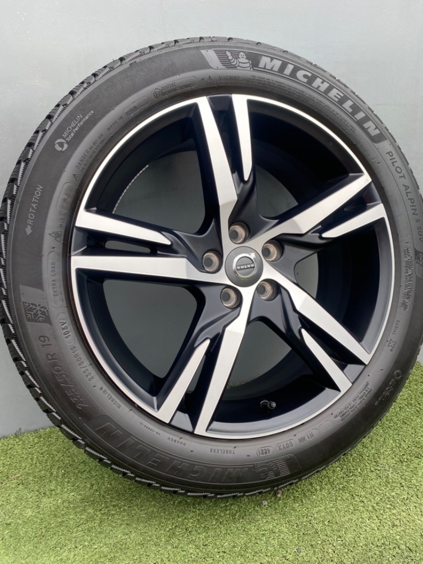 Alu kola Volvo V90CC / XC40 235/50R19 103V