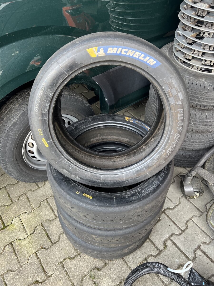 Slick Michelin Pilot Sport R