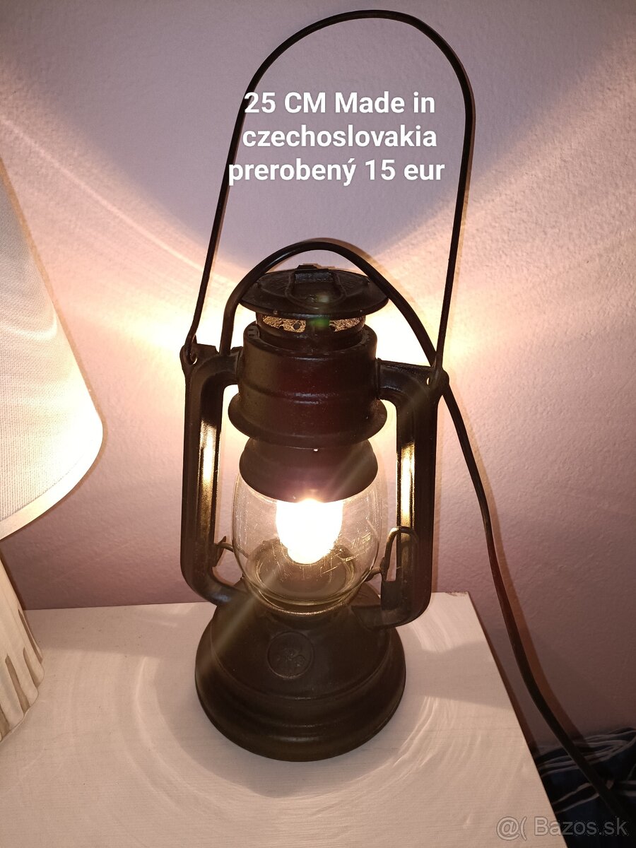 Rezervovaný Retro lampáš