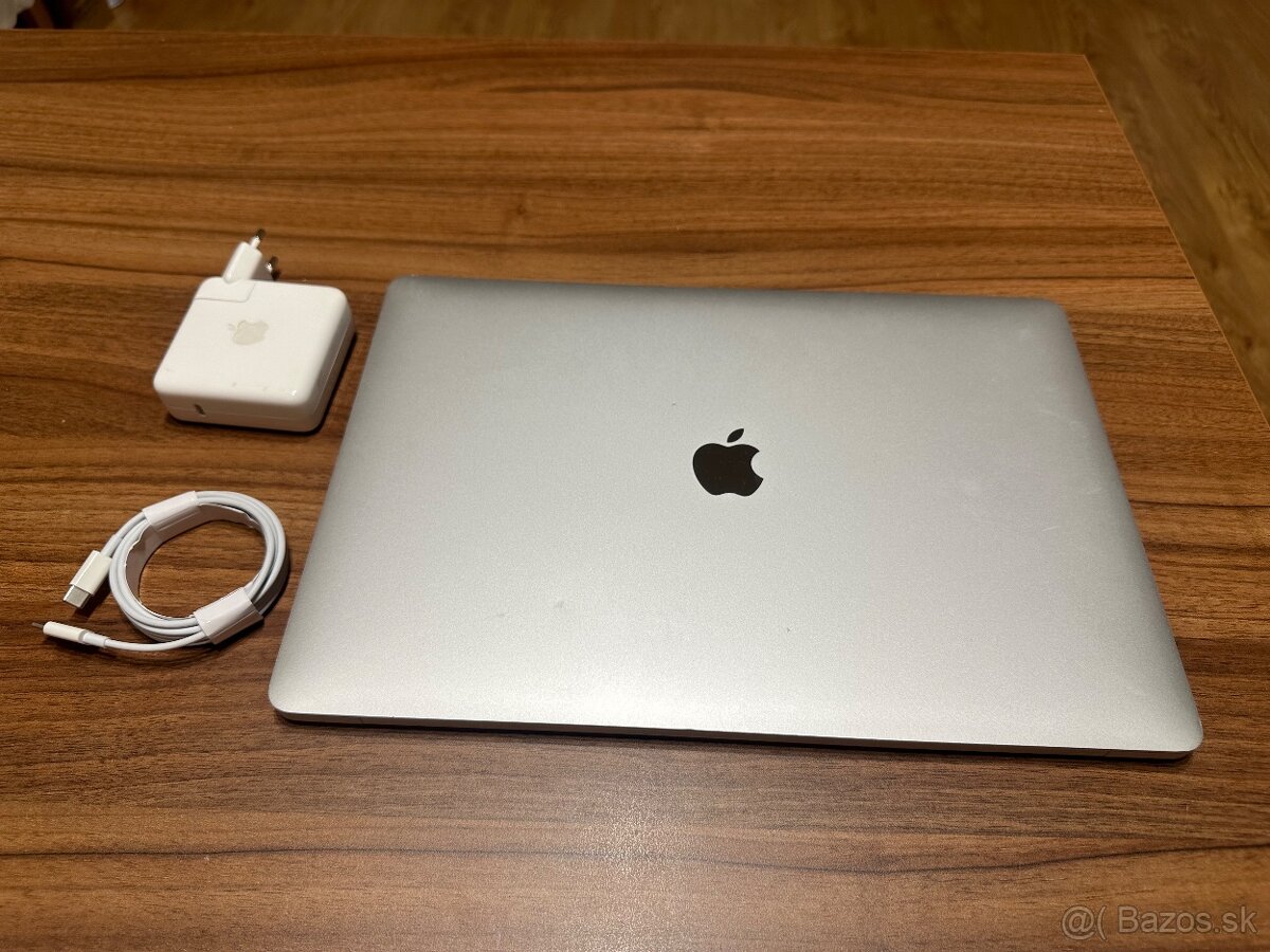 Macbook PRO 15 Core I7 16GB/512GB Batéria 100%