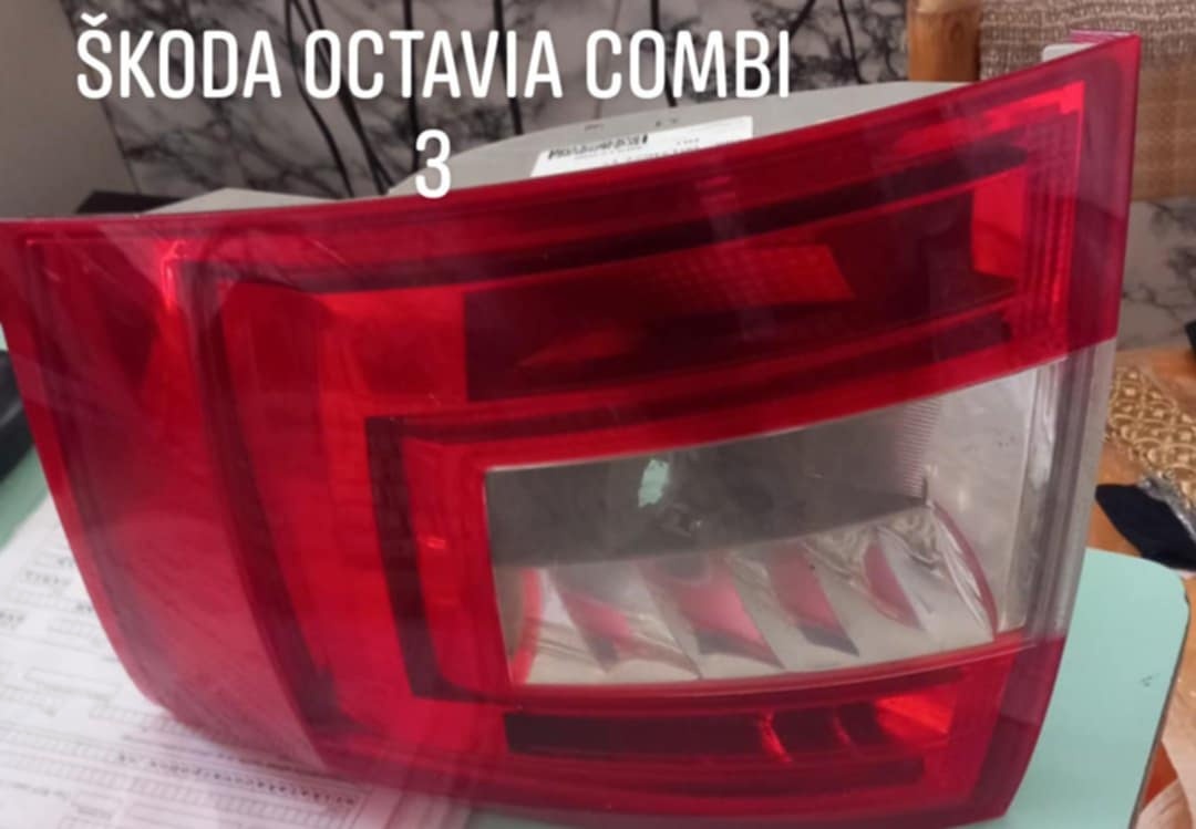 Predám zadné pravé svetlo Skoda Octavia 3