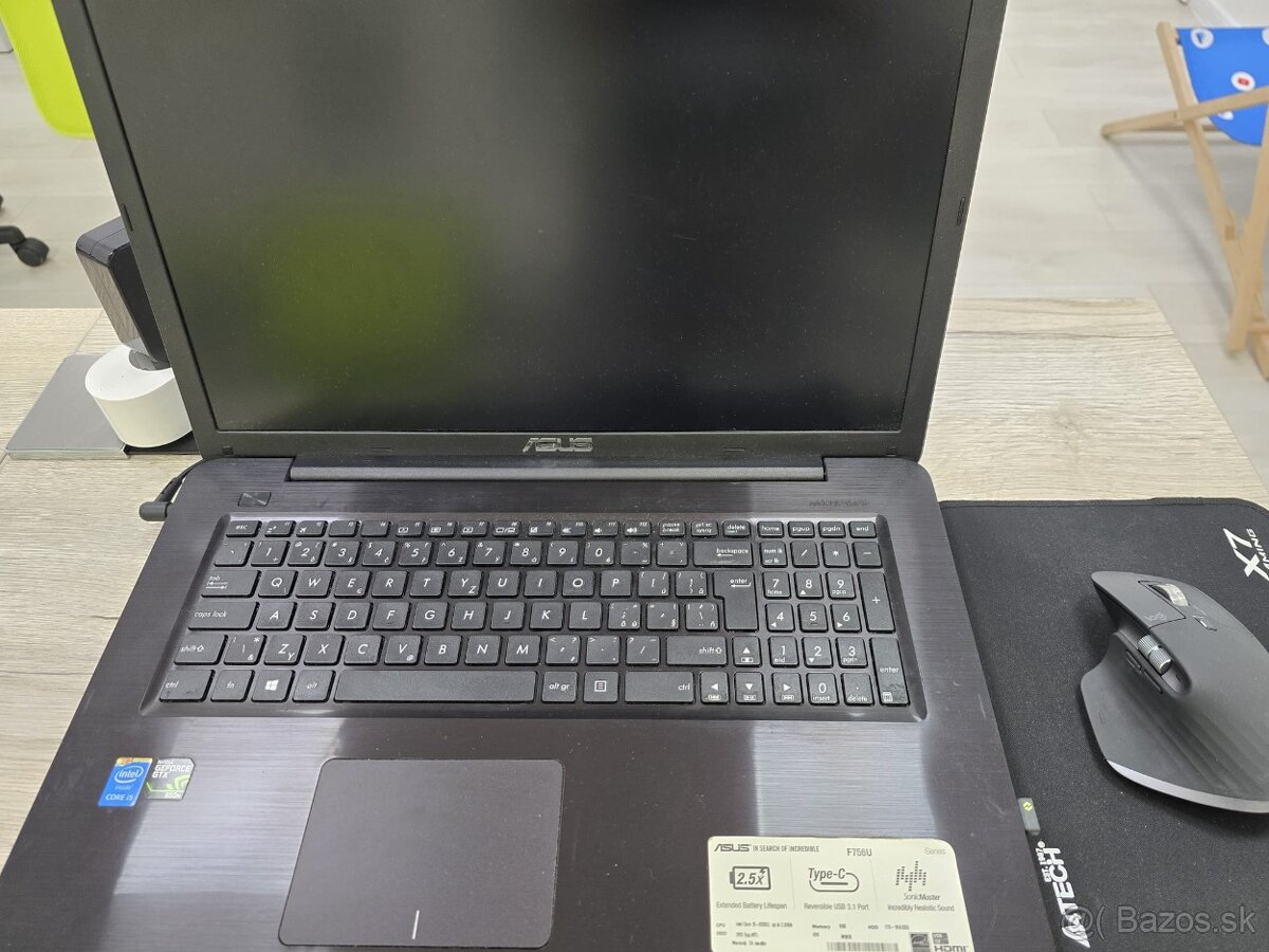 ASUS F756UX-T4034T - 17 palcovy displej