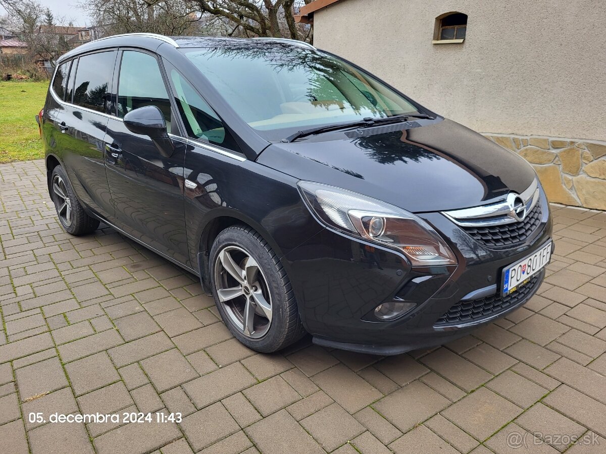 Opel Zafira 1,4 turbo s LPG + ťažné