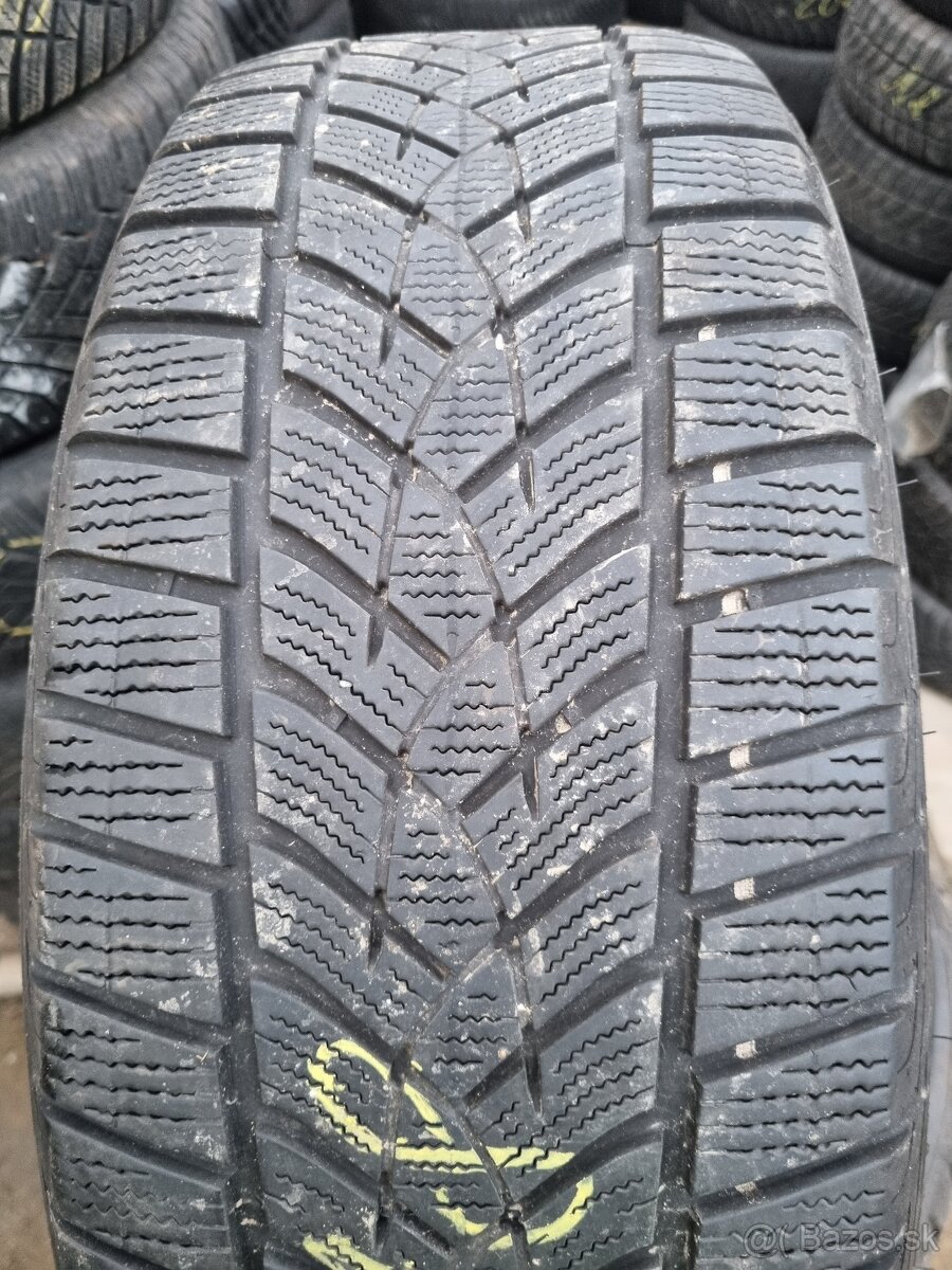 215/55R18