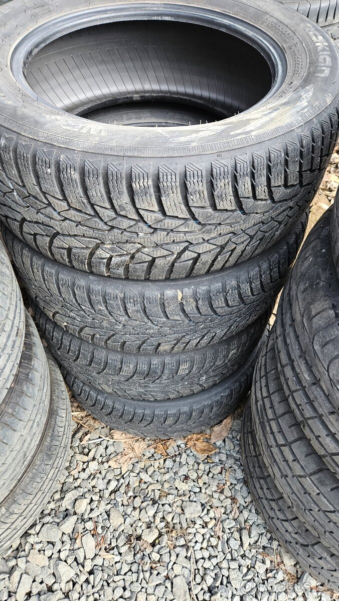 225/55 R16 Nokian Zimne