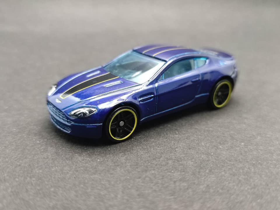 Hot wheels 3 - Aston Martin & Dodge Viper