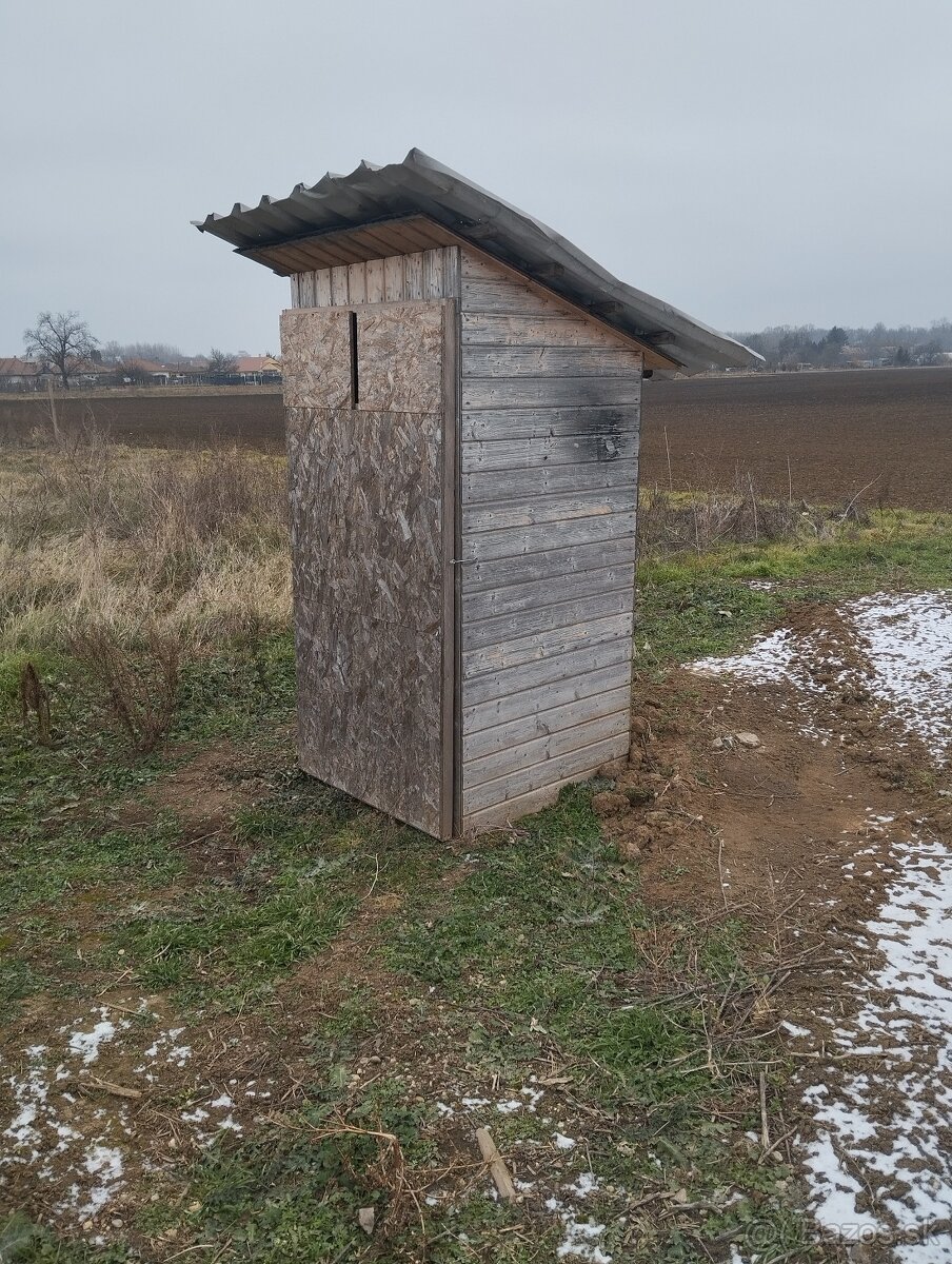 Kadibúbka / Latrina na stavbu