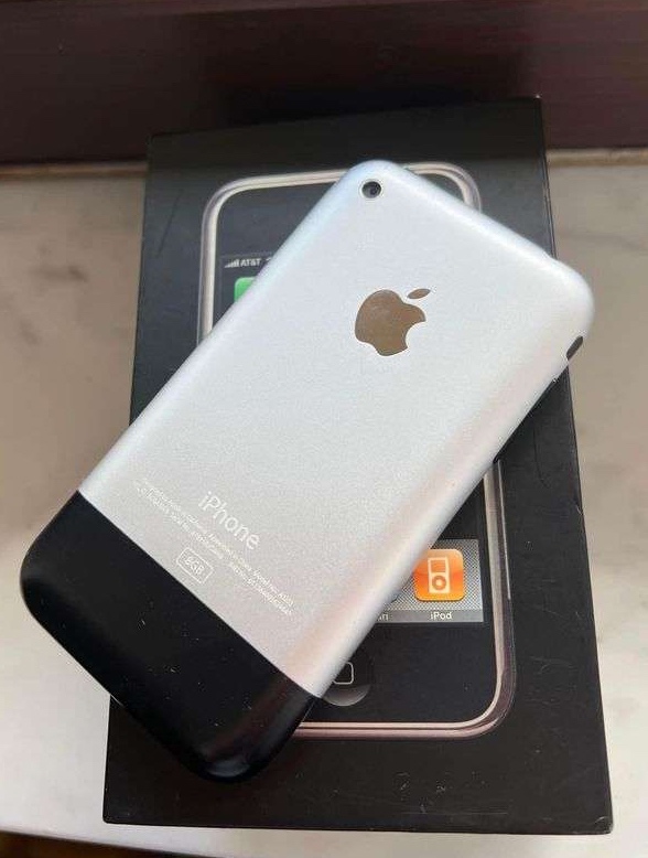 IPHONE 2G,8GB originál krabica ( IMEI zhodné) RARITA